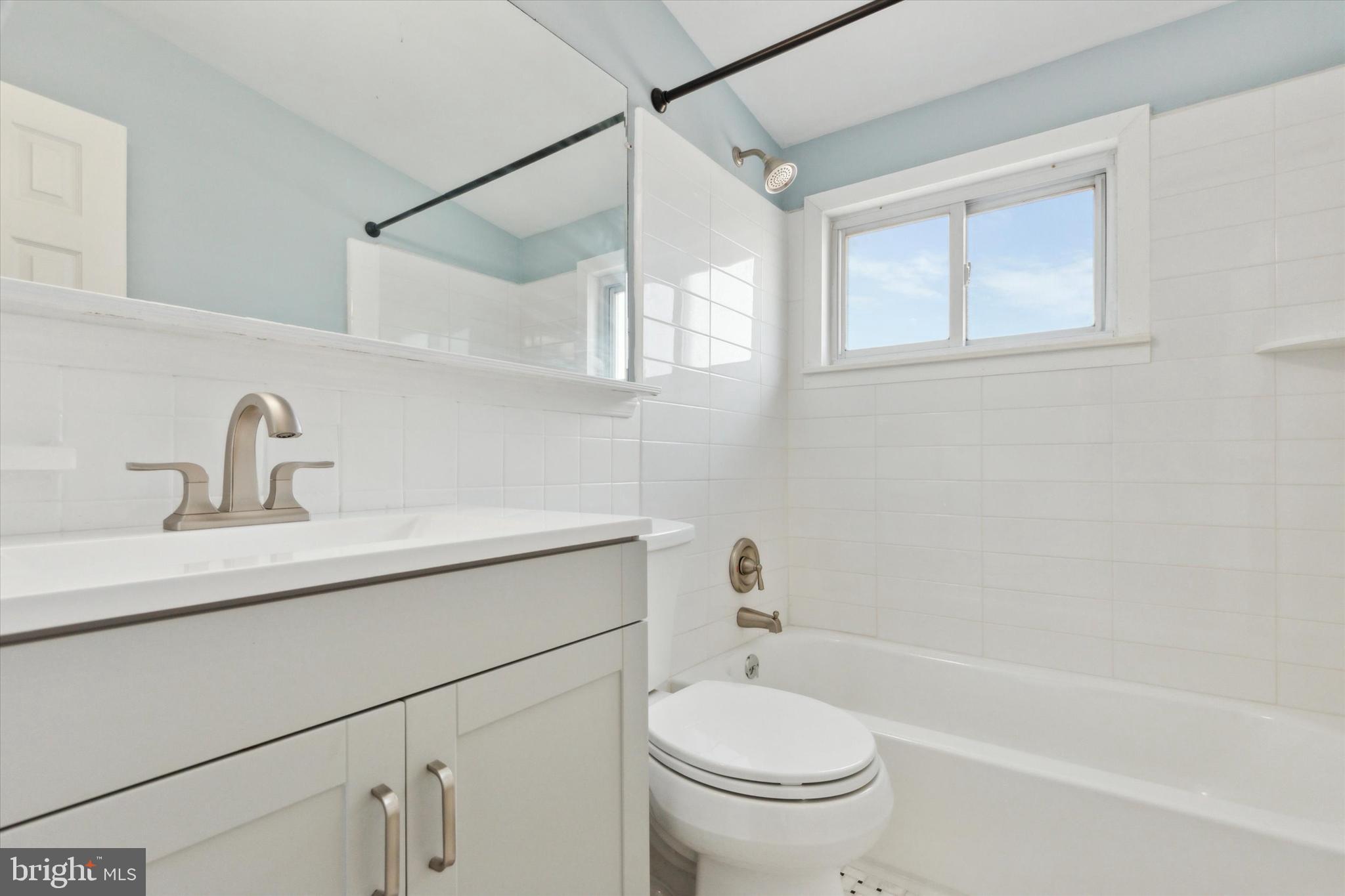 CENTER SQ GREEN - Residential Lease