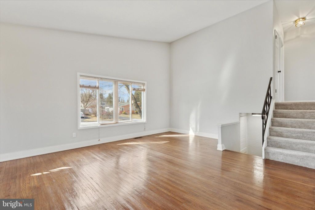 Photo of 1633 Pulaski Drive, BLUE BELL, PA 19422 (MLS # PAMC2158318)