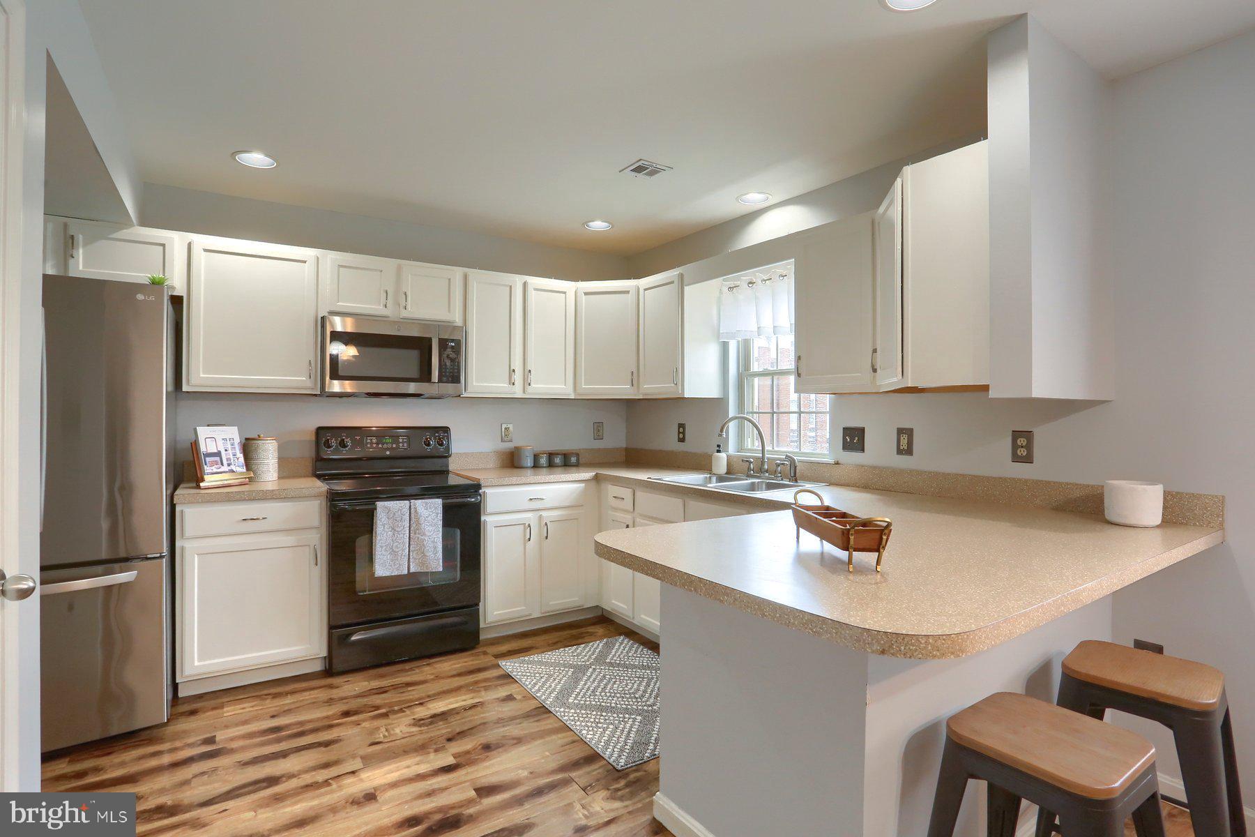 MELBOURNE PLACE - Residential