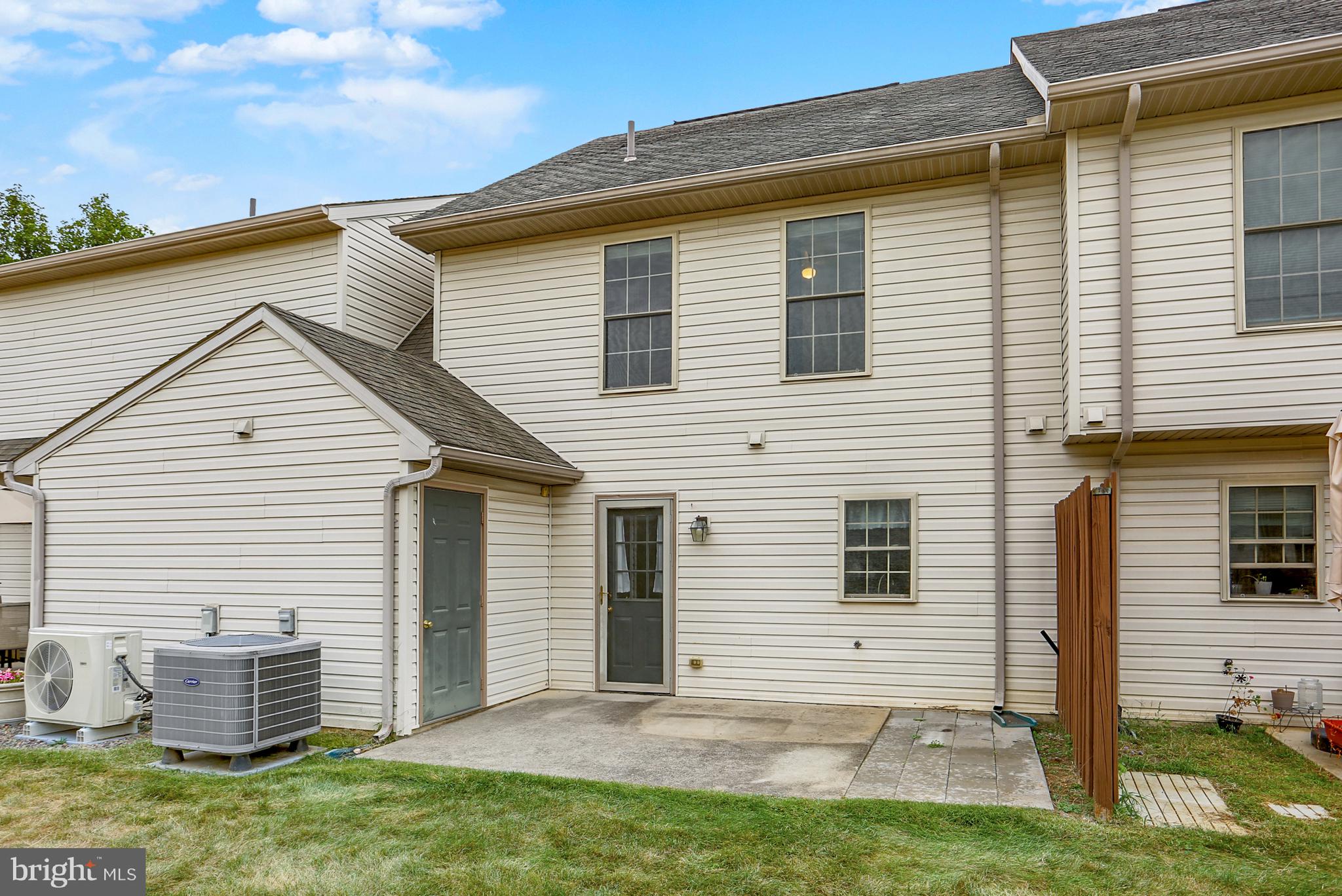 MELBOURNE PLACE - Residential