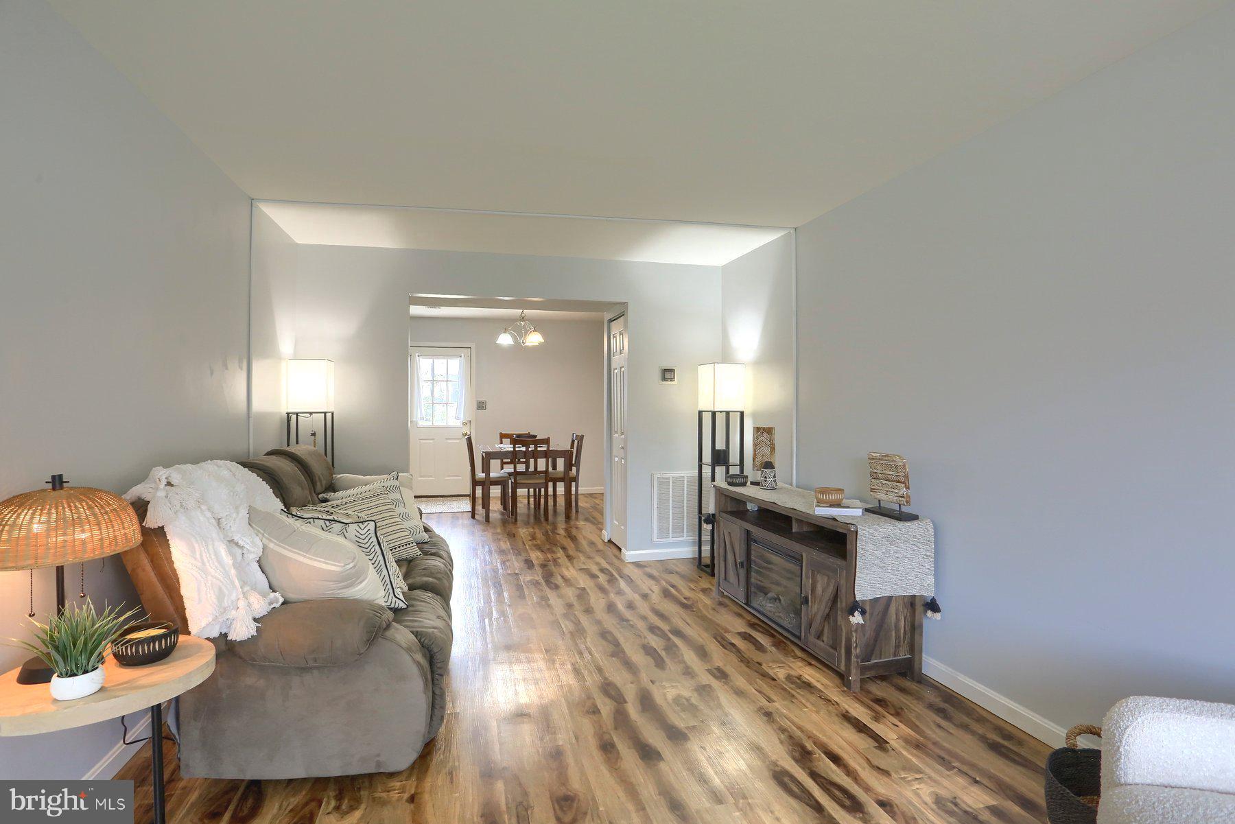 MELBOURNE PLACE - Residential