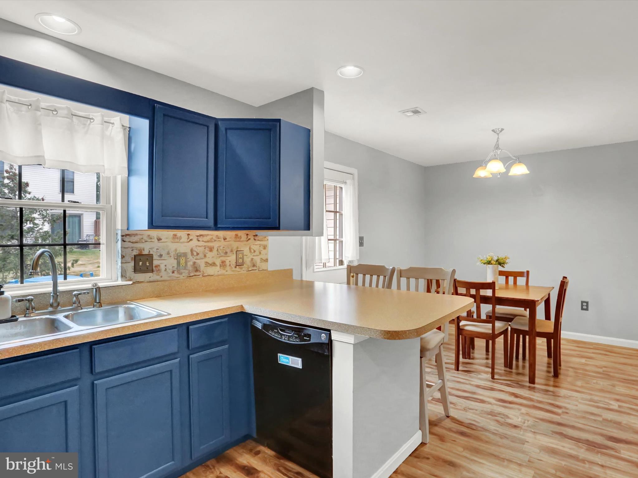 MELBOURNE PLACE - Residential