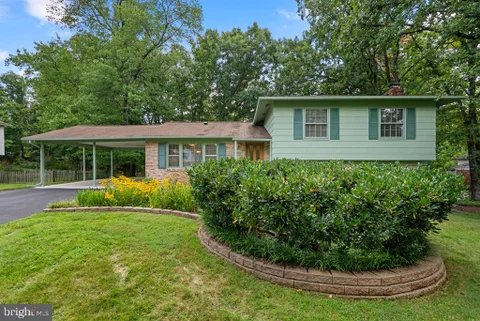18001 Mill Creek Drive, Rockville, MD 20855 - #: MDMC2250182