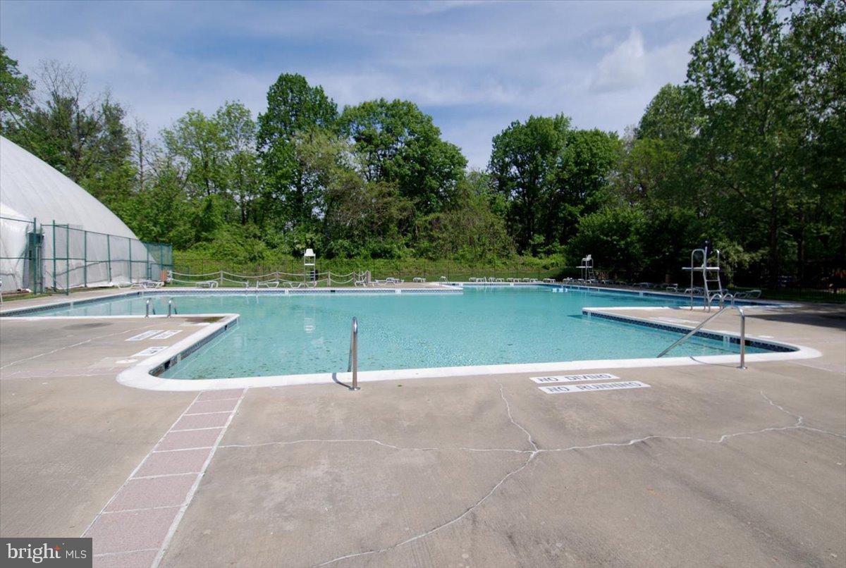 WHITLEY PARK CONDOMINIUM - Residential