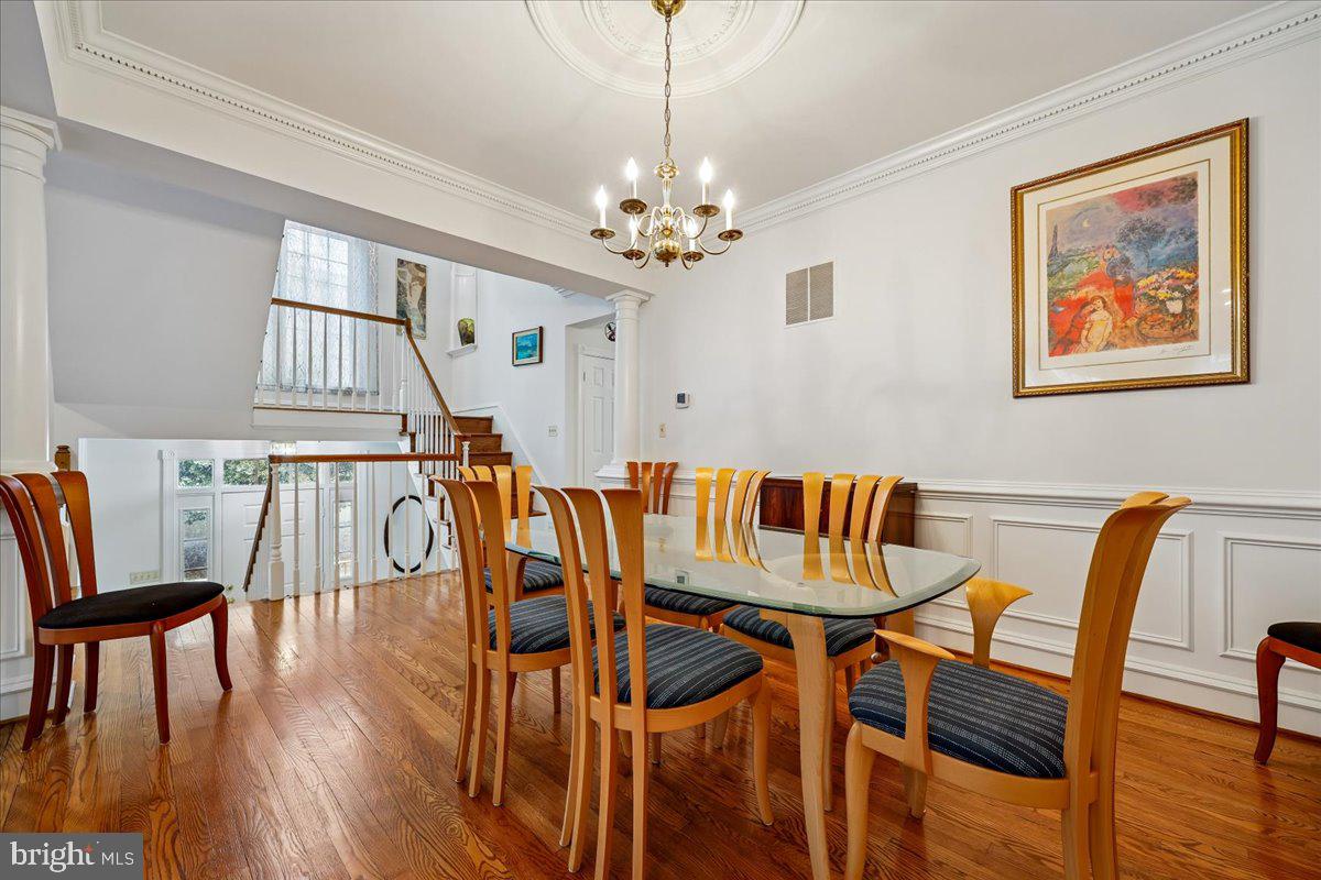 WHITLEY PARK CONDOMINIUM - Residential