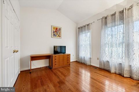 Tiny photo for 9725 Whitley Park Place #TH-6, BETHESDA, MD 20814 (MLS # MDMC2219752)