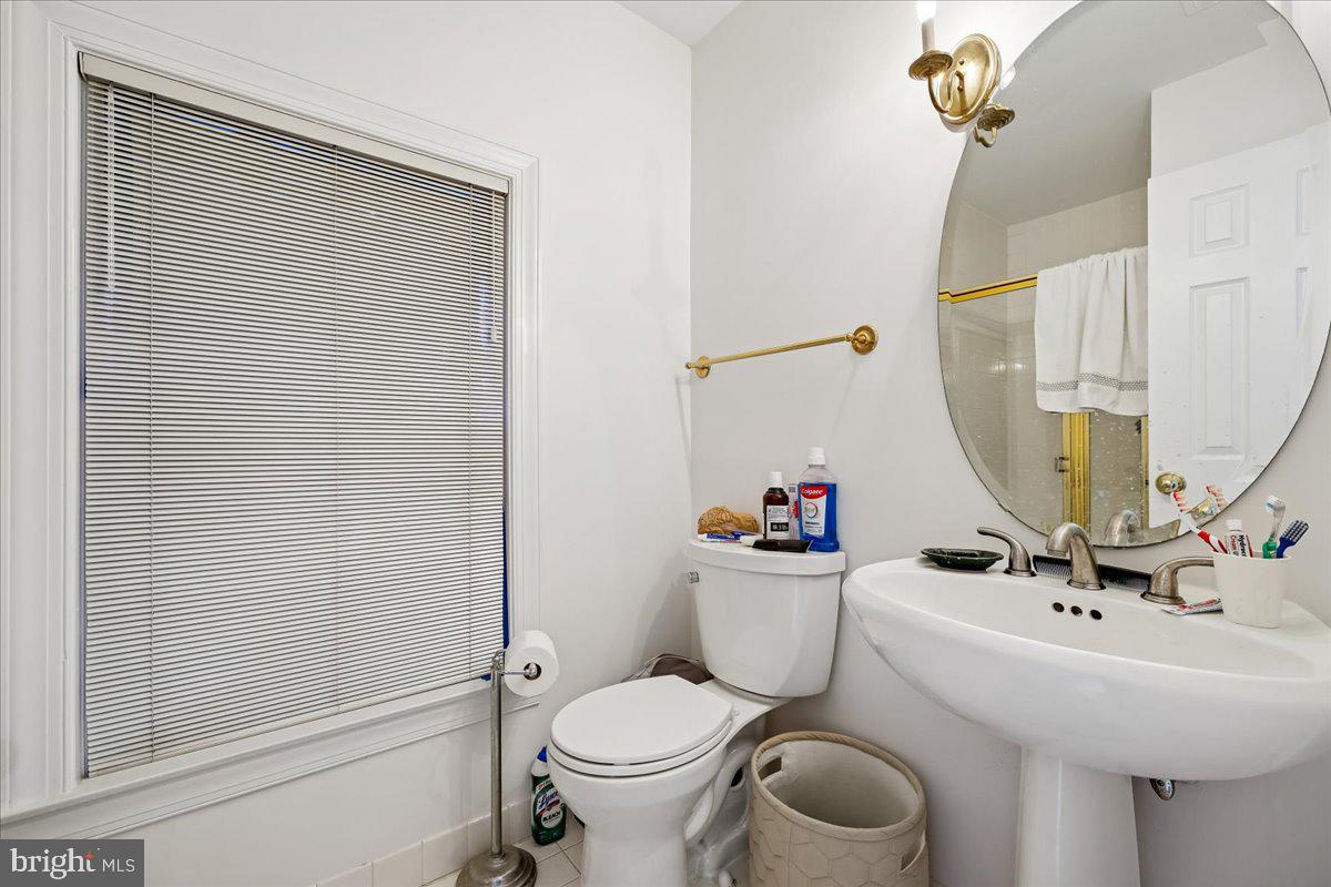 WHITLEY PARK CONDOMINIUM - Residential