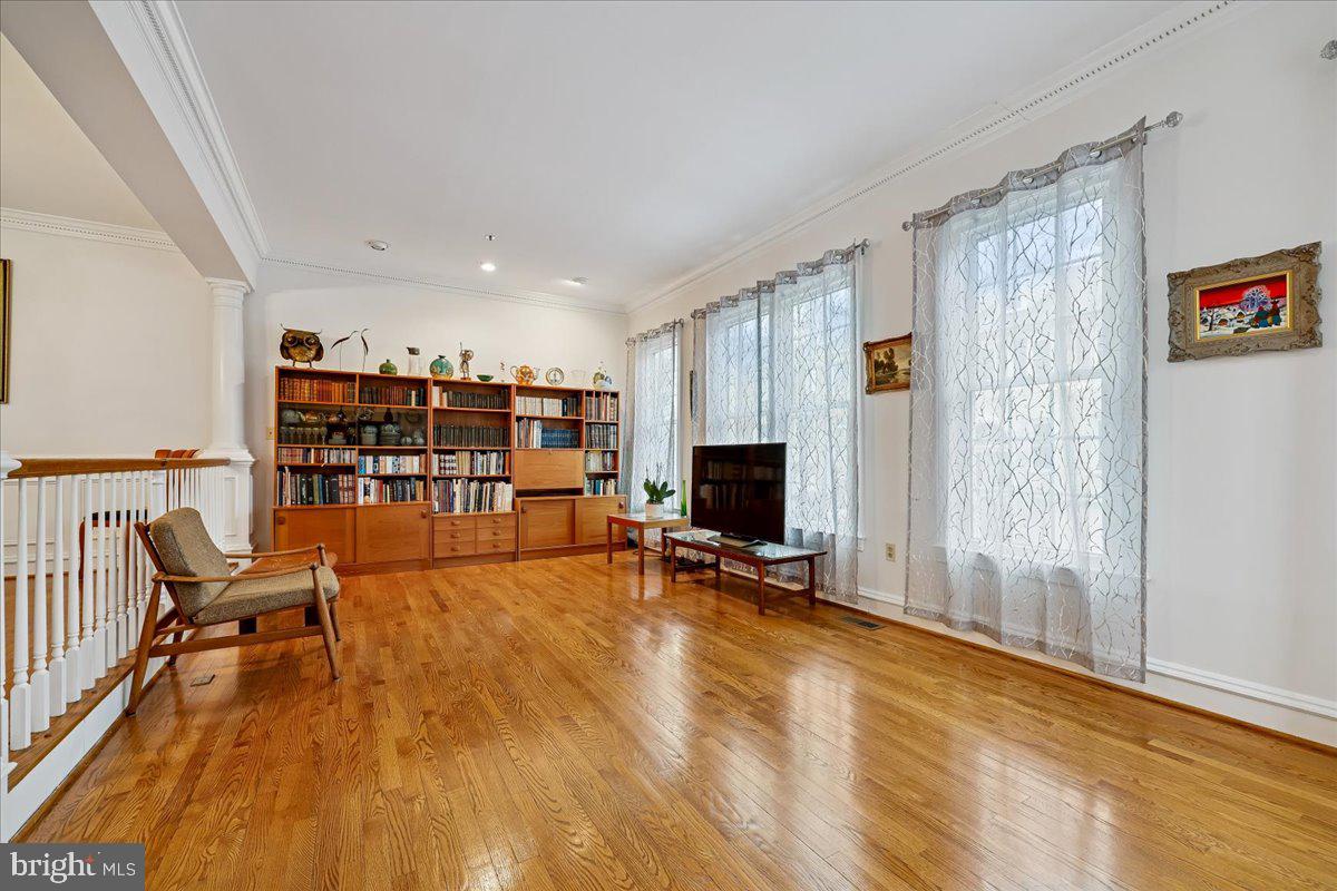 WHITLEY PARK CONDOMINIUM - Residential