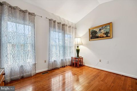 Tiny photo for 9725 Whitley Park Place #TH-6, BETHESDA, MD 20814 (MLS # MDMC2219752)