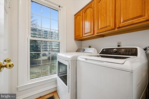 Tiny photo for 9725 Whitley Park Place #TH-6, BETHESDA, MD 20814 (MLS # MDMC2219752)