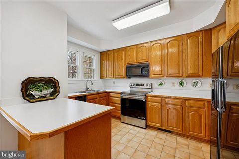 Tiny photo for 9725 Whitley Park Place #TH-6, BETHESDA, MD 20814 (MLS # MDMC2219752)