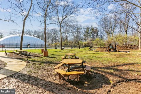 Tiny photo for 9725 Whitley Park Place #TH-6, BETHESDA, MD 20814 (MLS # MDMC2219752)