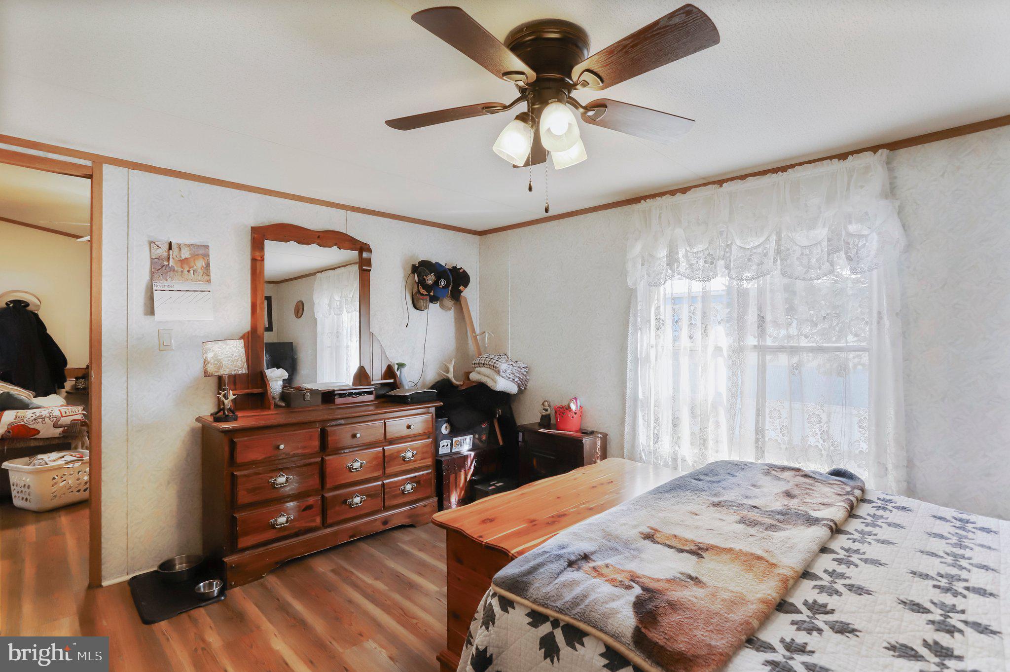 LAKESIDE VILLAGE - Residential