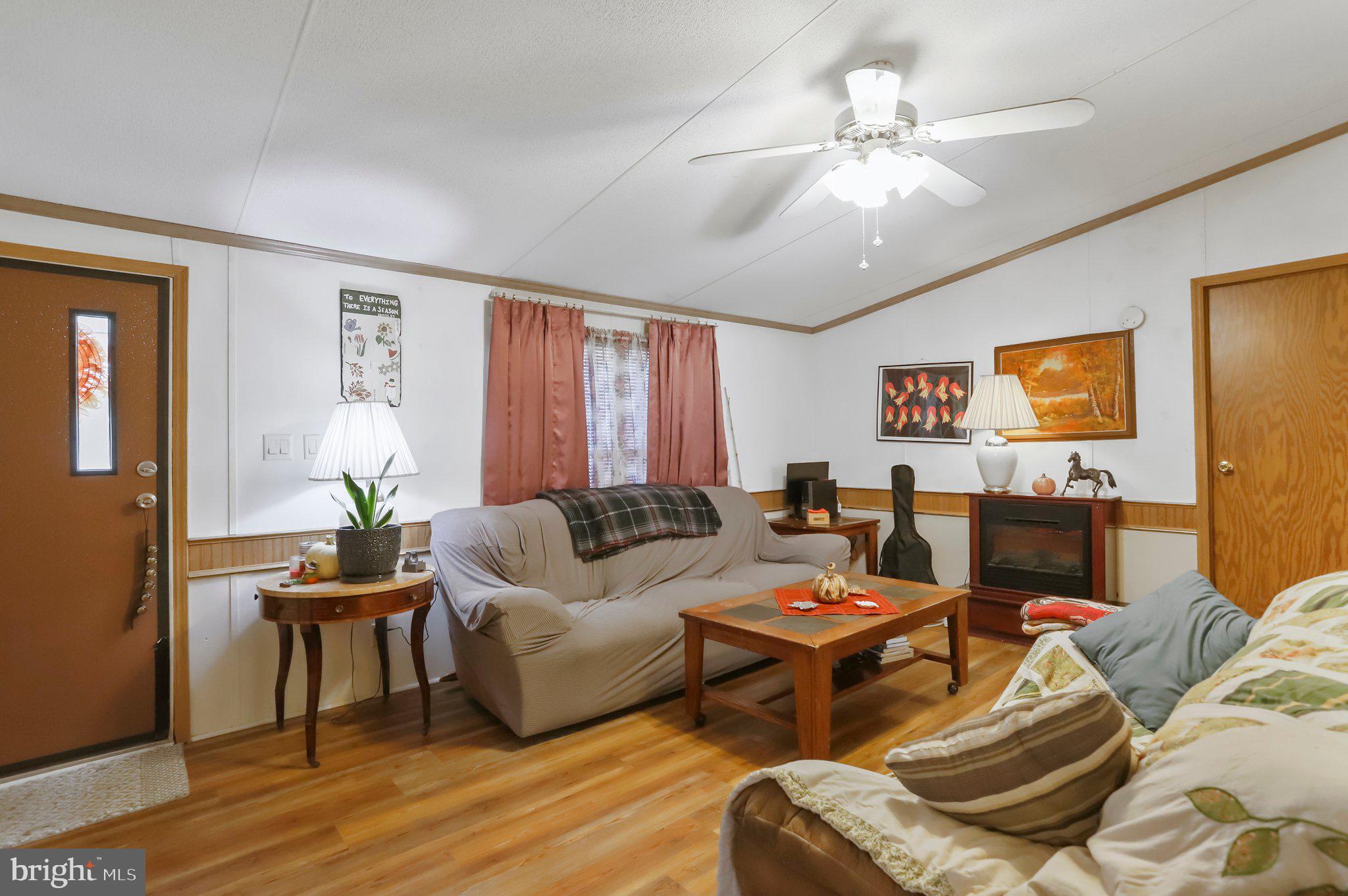 LAKESIDE VILLAGE - Residential