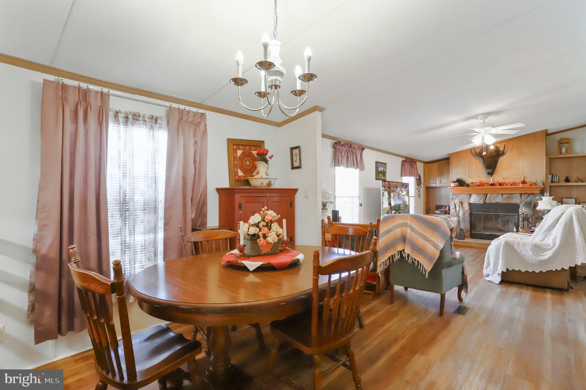 LAKESIDE VILLAGE - Residential