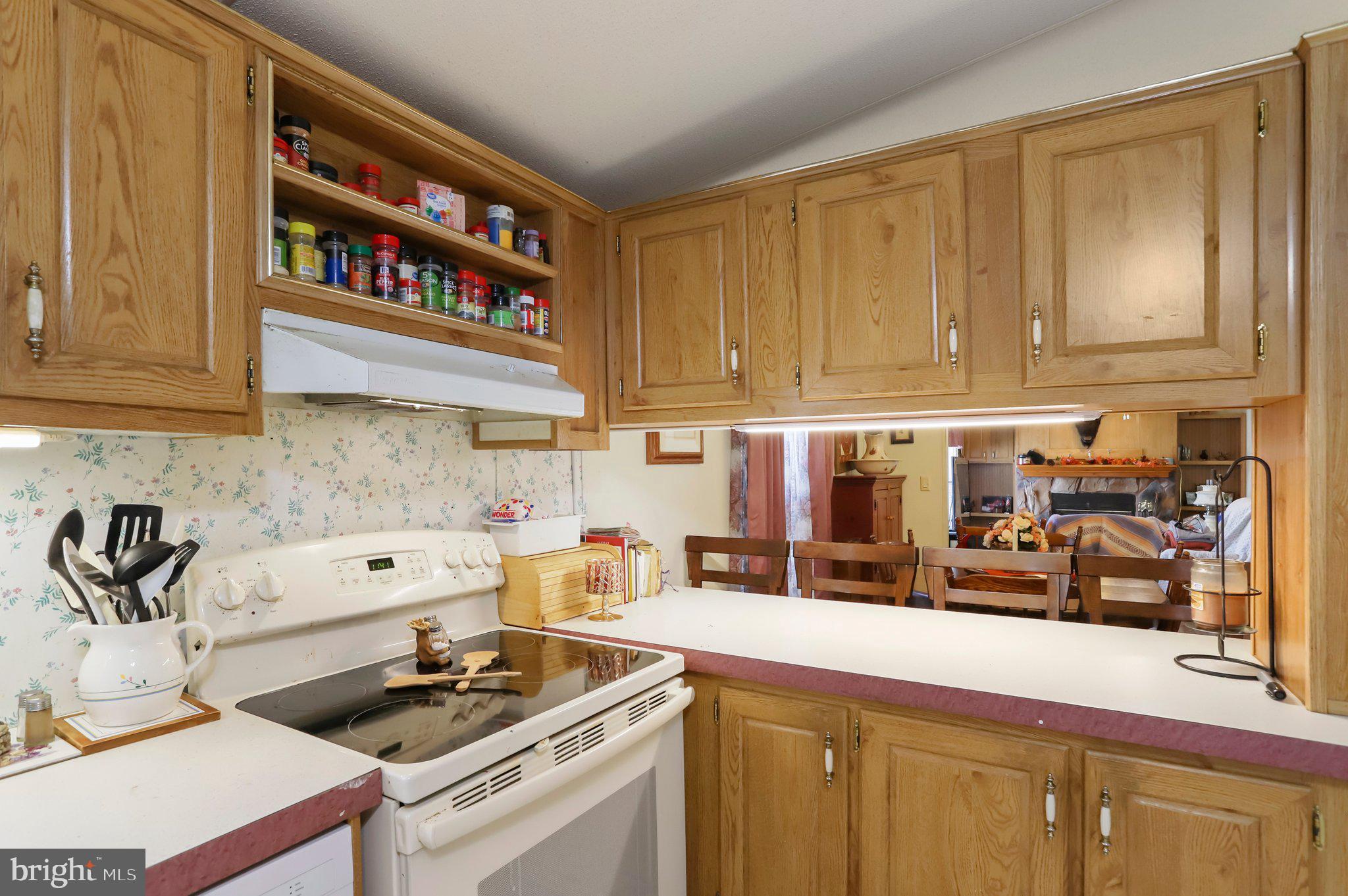 LAKESIDE VILLAGE - Residential