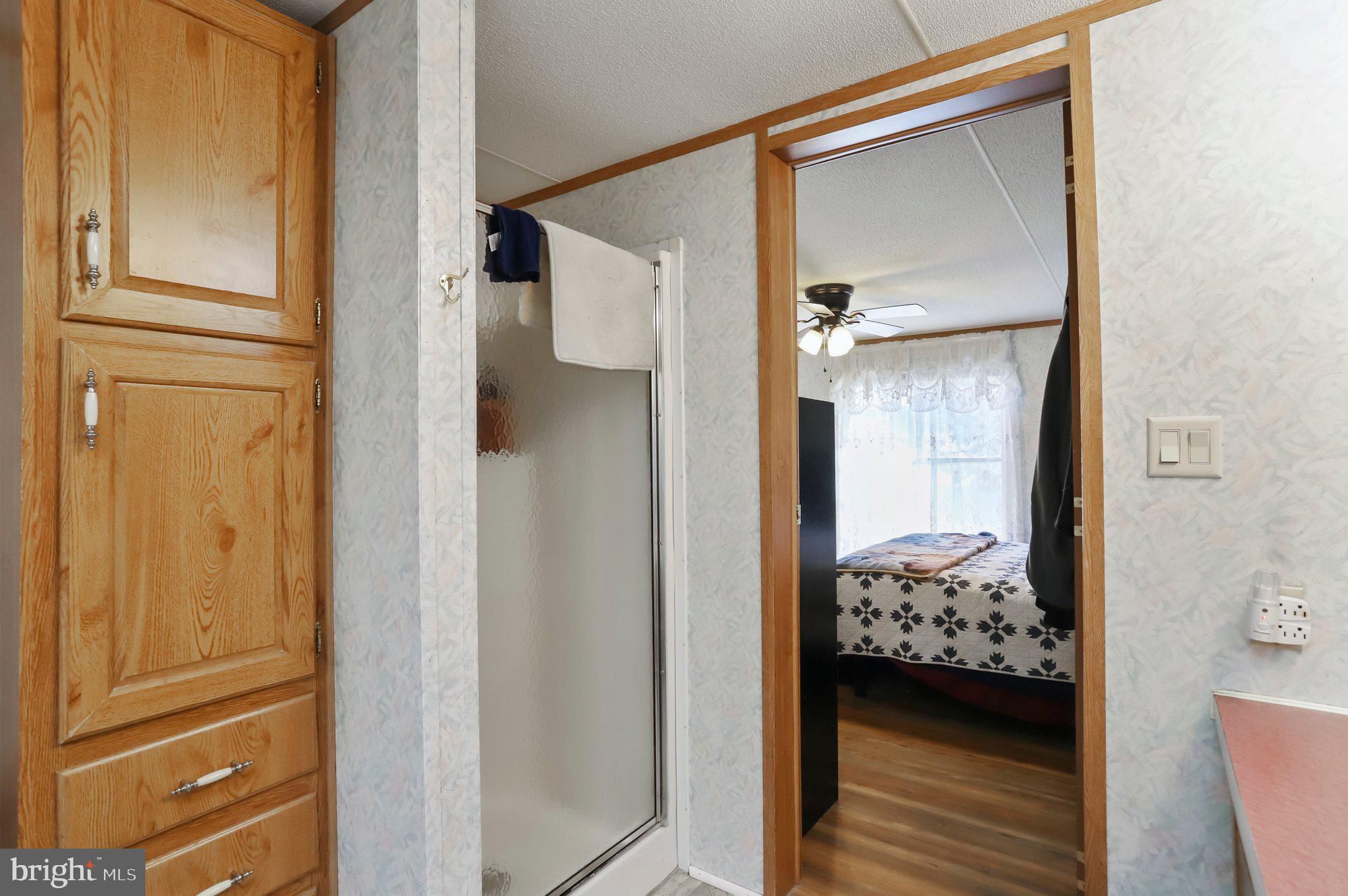 LAKESIDE VILLAGE - Residential