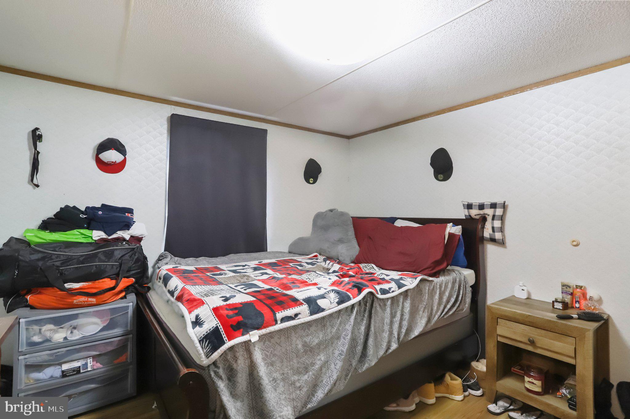 LAKESIDE VILLAGE - Residential