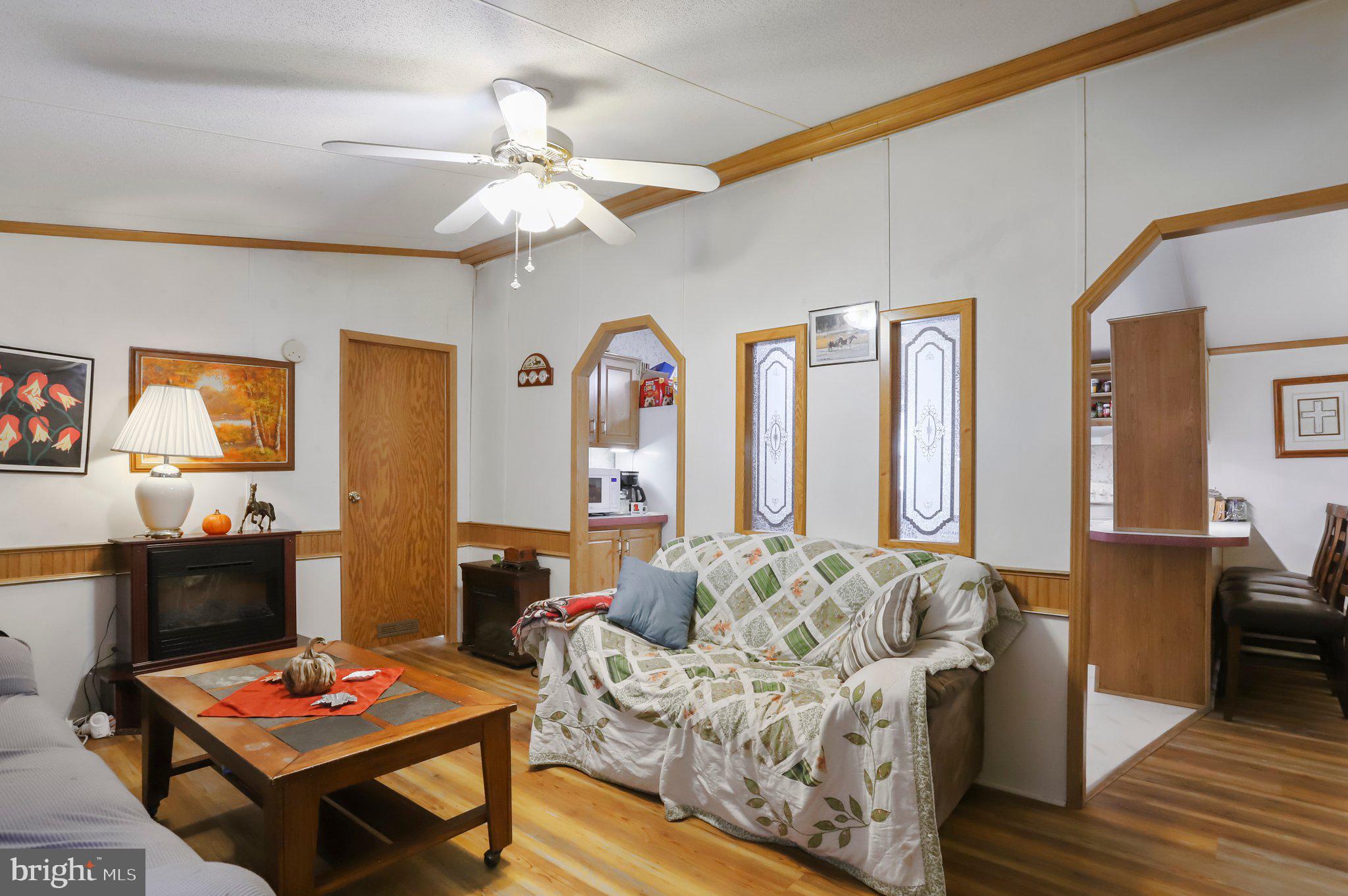 LAKESIDE VILLAGE - Residential