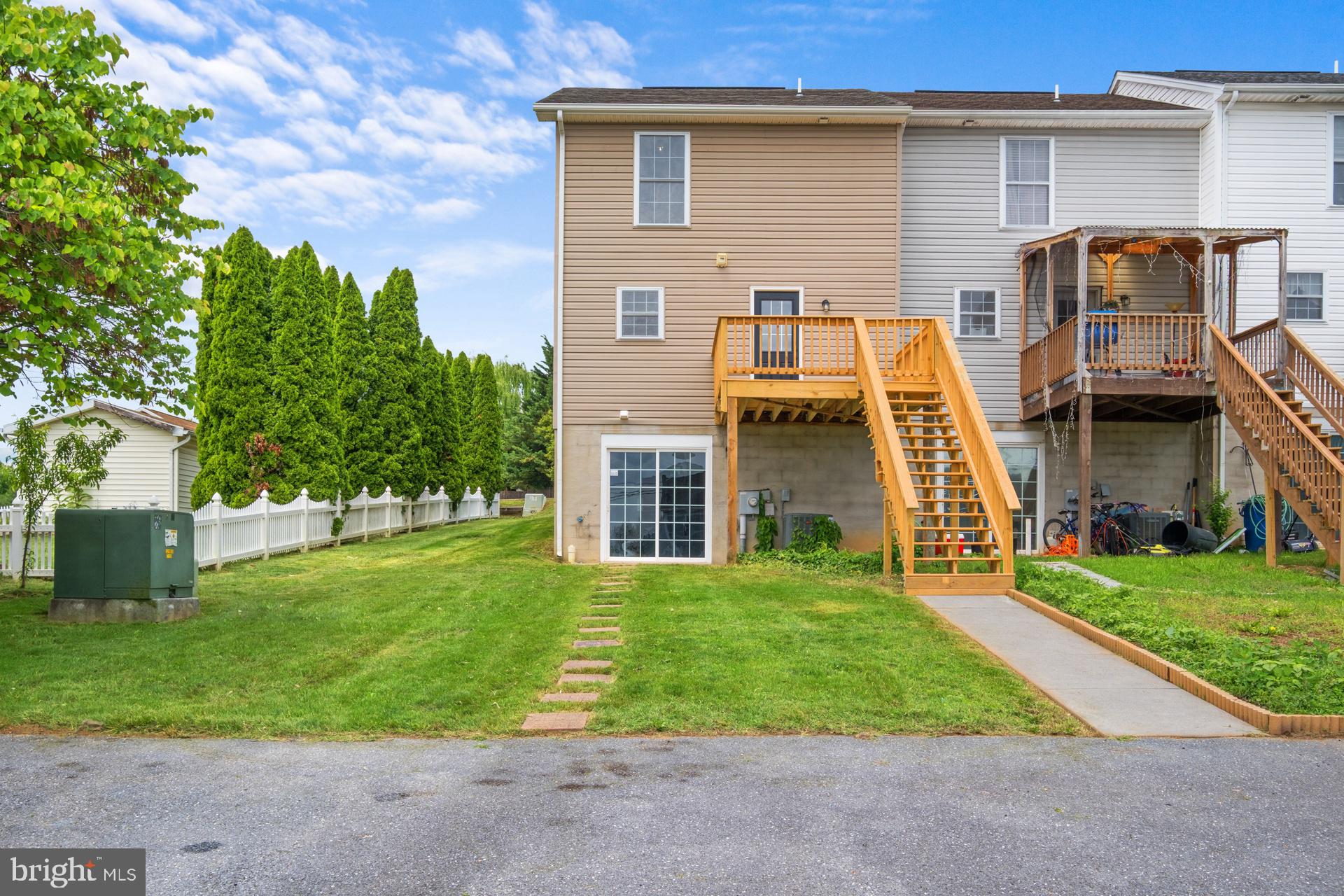 1467 SHENSTONE DRIVE