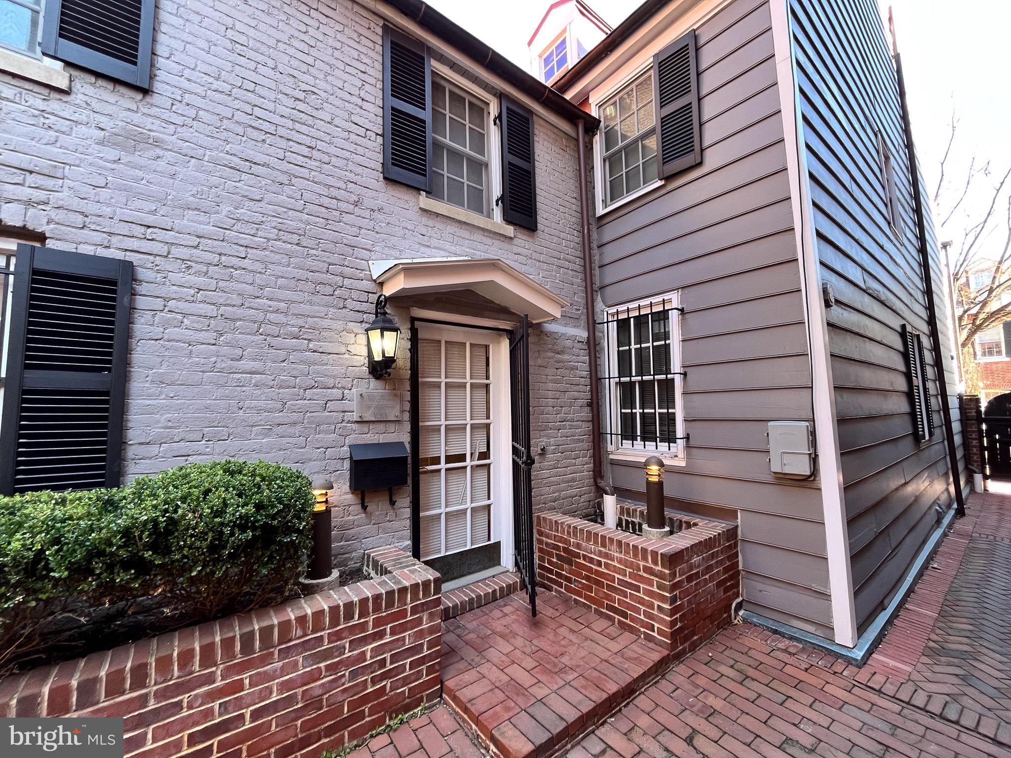 1072 THOMAS JEFFERSON STREET NW