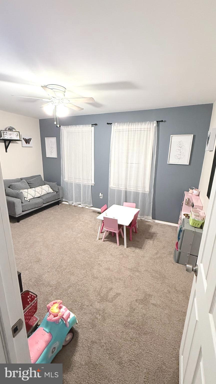 MAPLE SHADE - Residential