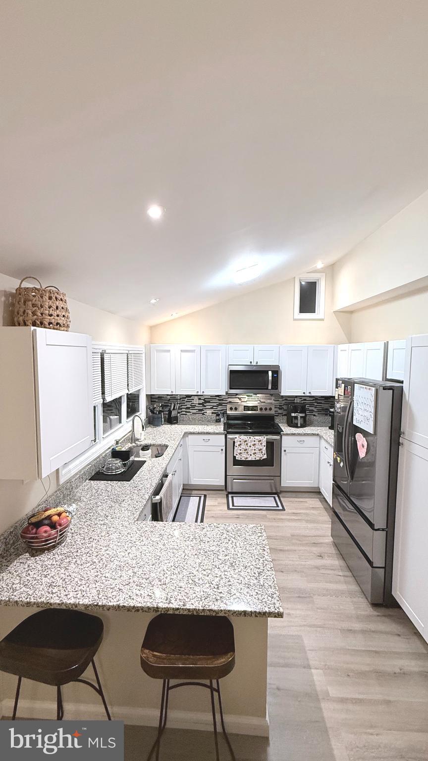 MAPLE SHADE - Residential