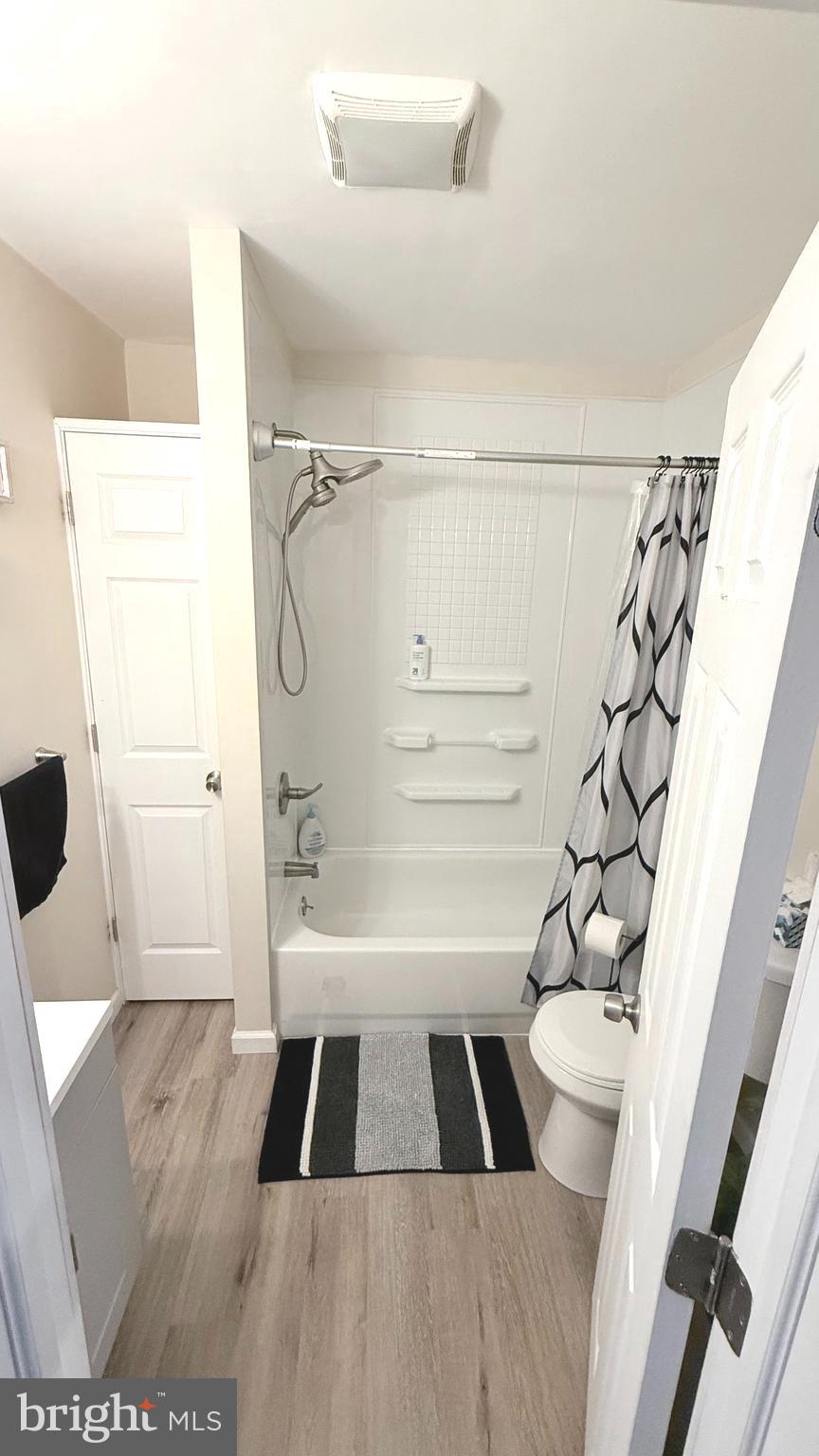 MAPLE SHADE - Residential