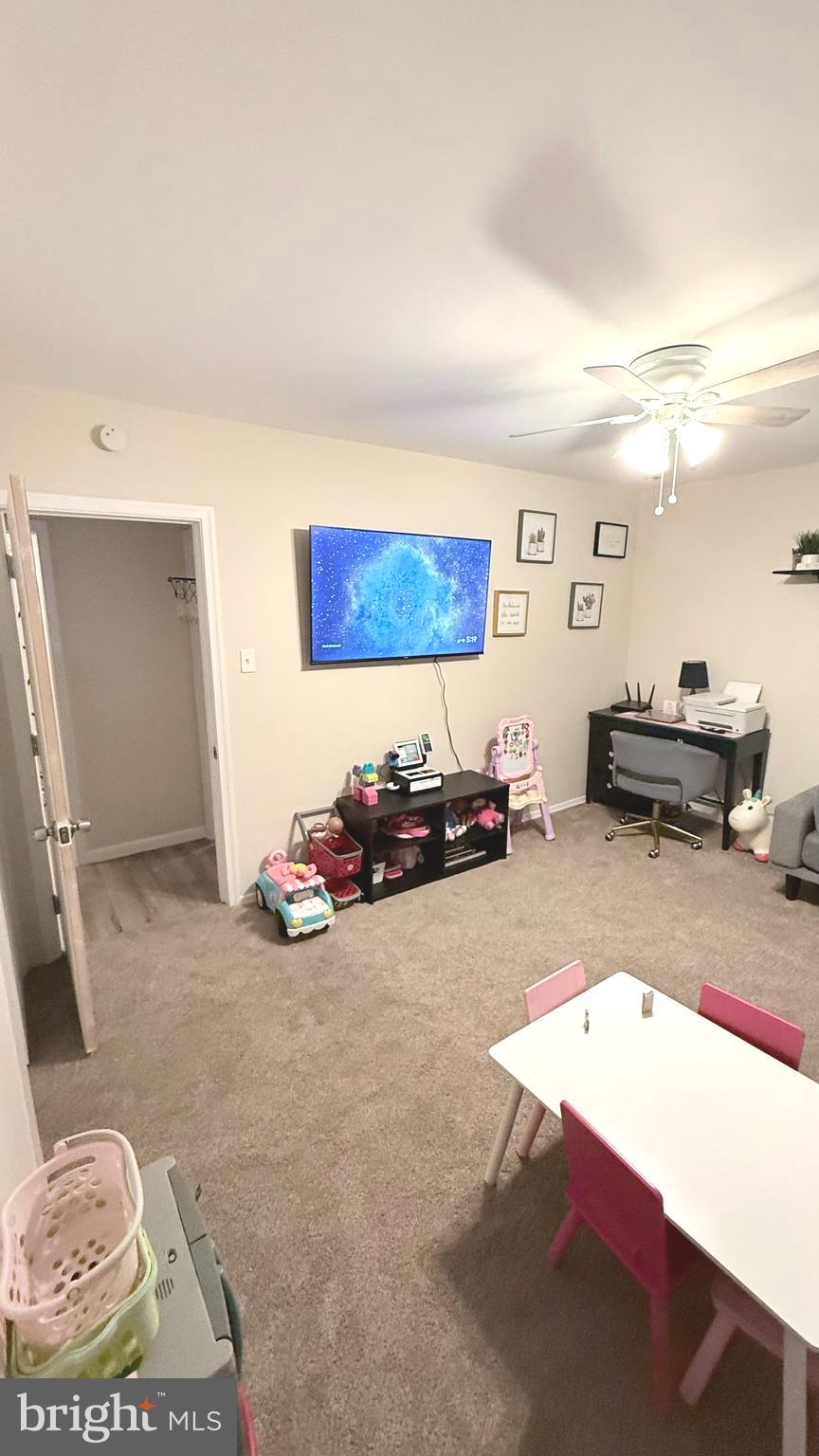 MAPLE SHADE - Residential