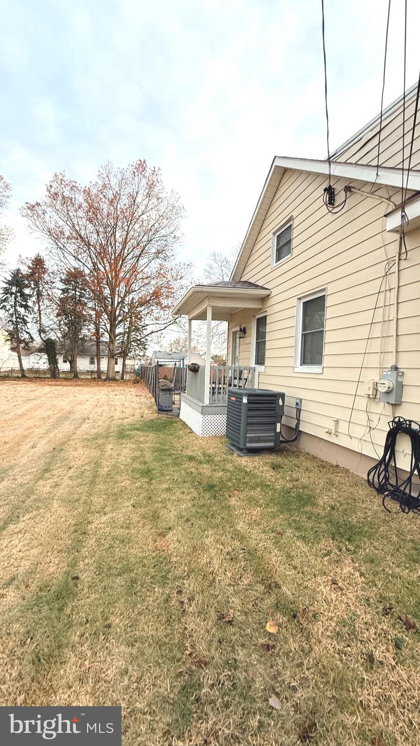 MAPLE SHADE - Residential