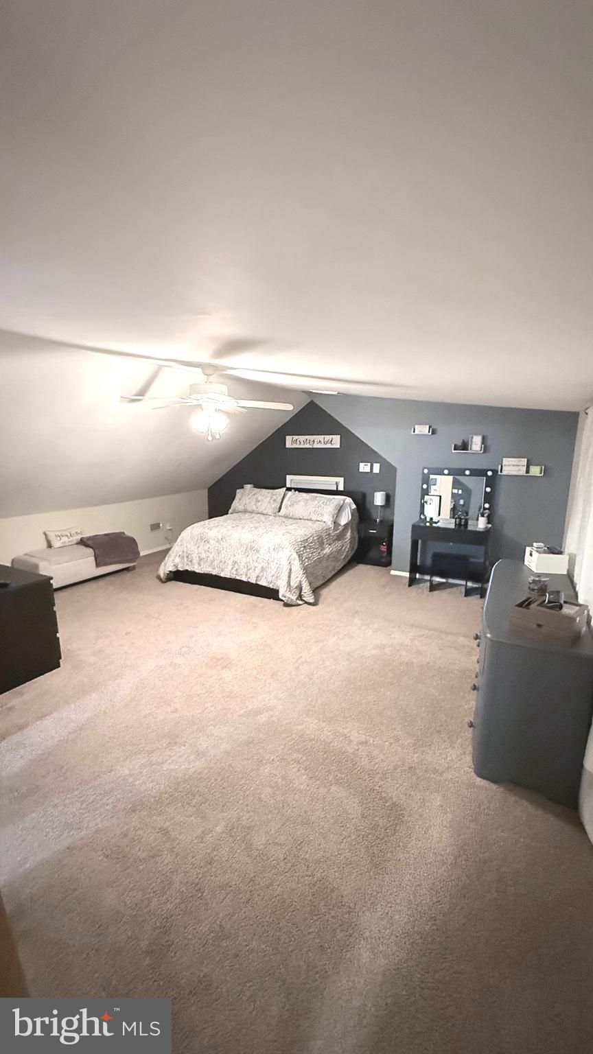 MAPLE SHADE - Residential