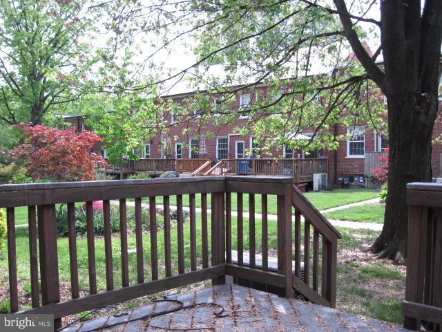 ARLINGTON VILLAGE COURTYARD - Residential