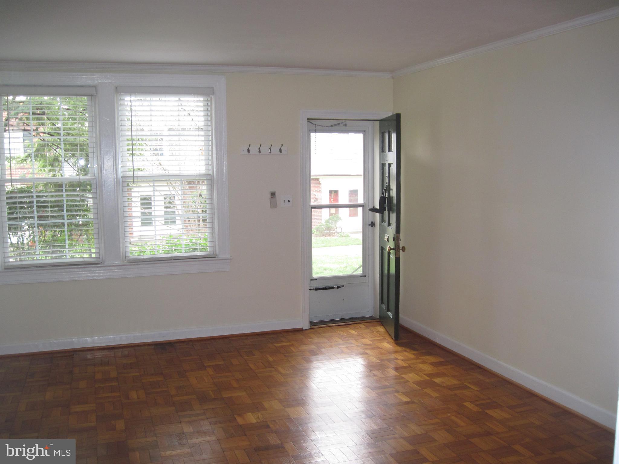 ARLINGTON VILLAGE COURTYARD - Residential