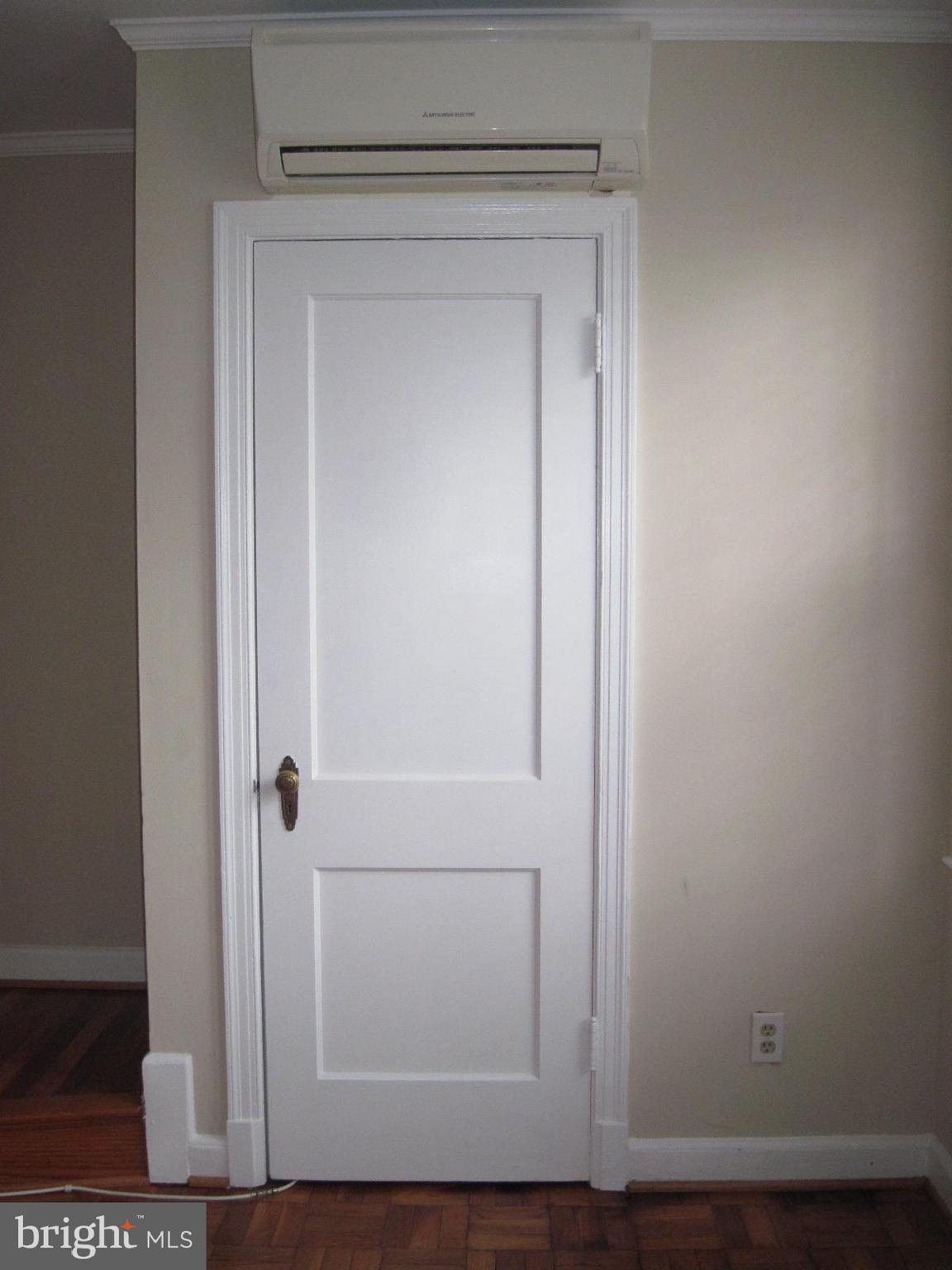 ARLINGTON VILLAGE COURTYARD - Residential