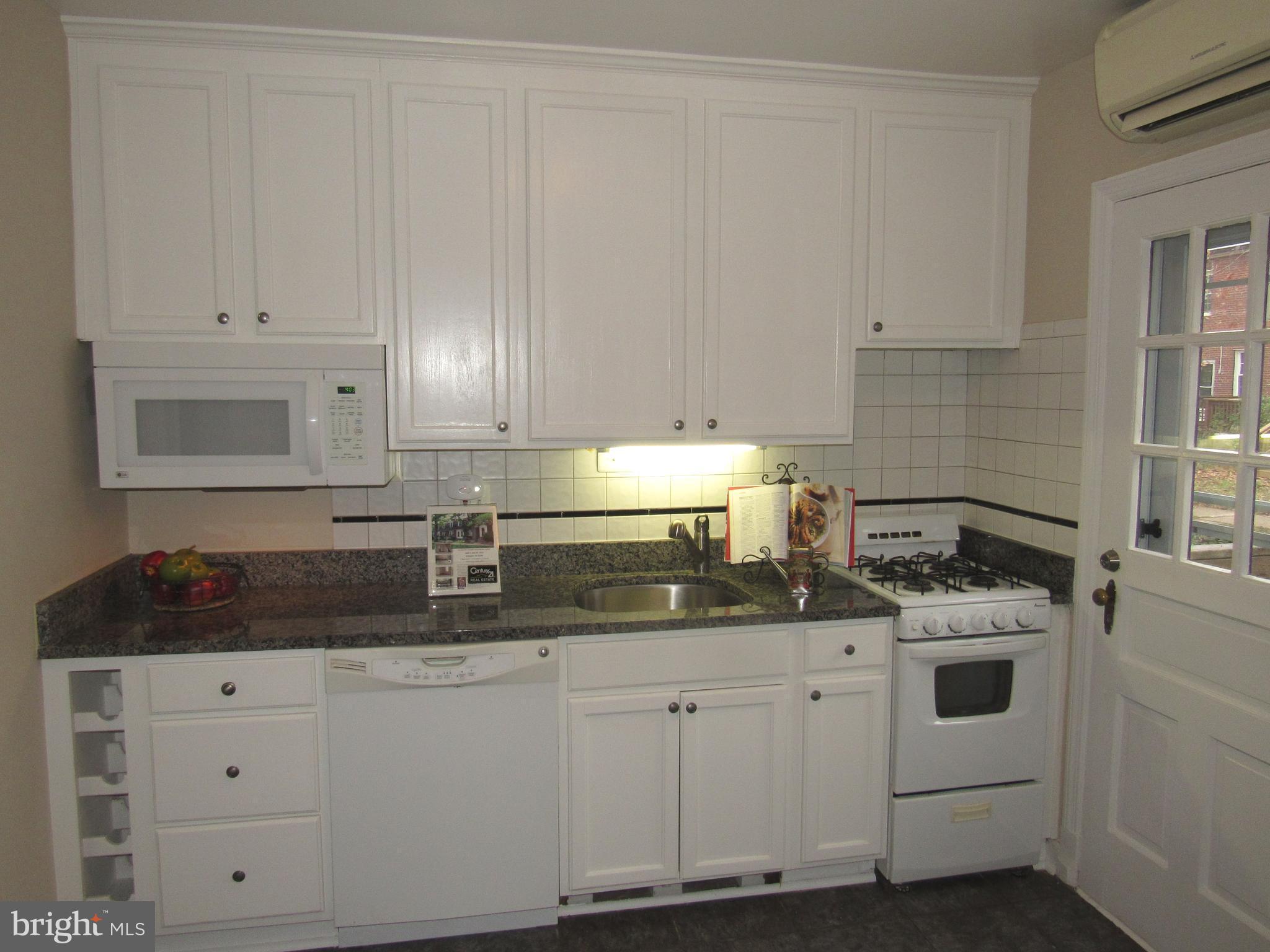 ARLINGTON VILLAGE COURTYARD - Residential