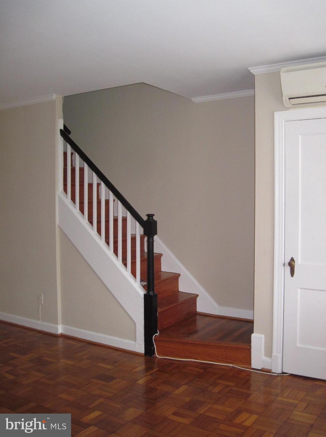 ARLINGTON VILLAGE COURTYARD - Residential