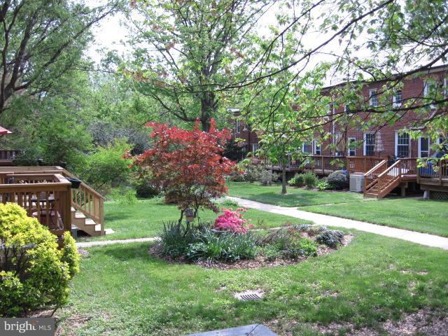 ARLINGTON VILLAGE COURTYARD - Residential