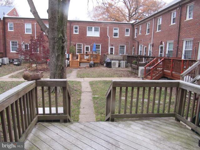 ARLINGTON VILLAGE COURTYARD - Residential
