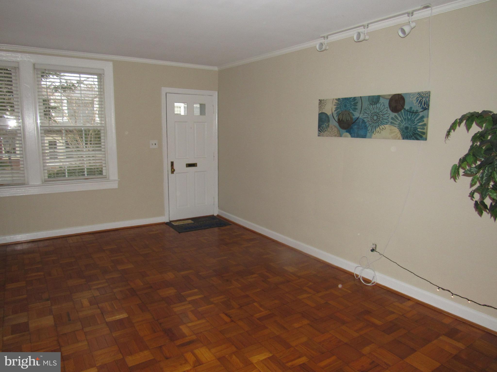 ARLINGTON VILLAGE COURTYARD - Residential