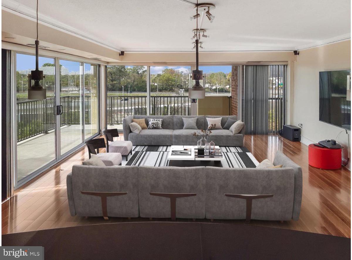 1300 ARMY NAVY DRIVE 922