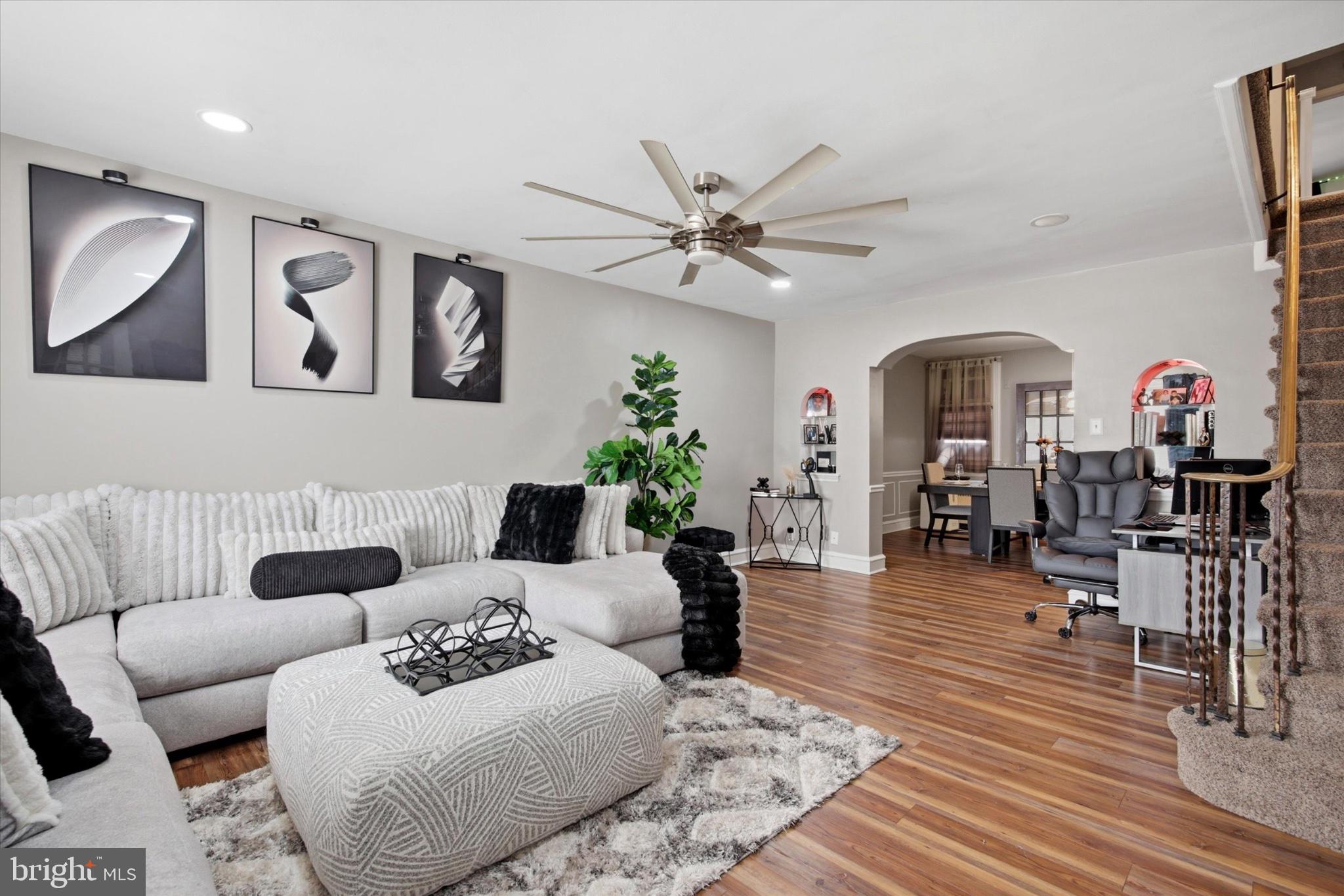 3339 SHEFFIELD AVENUE