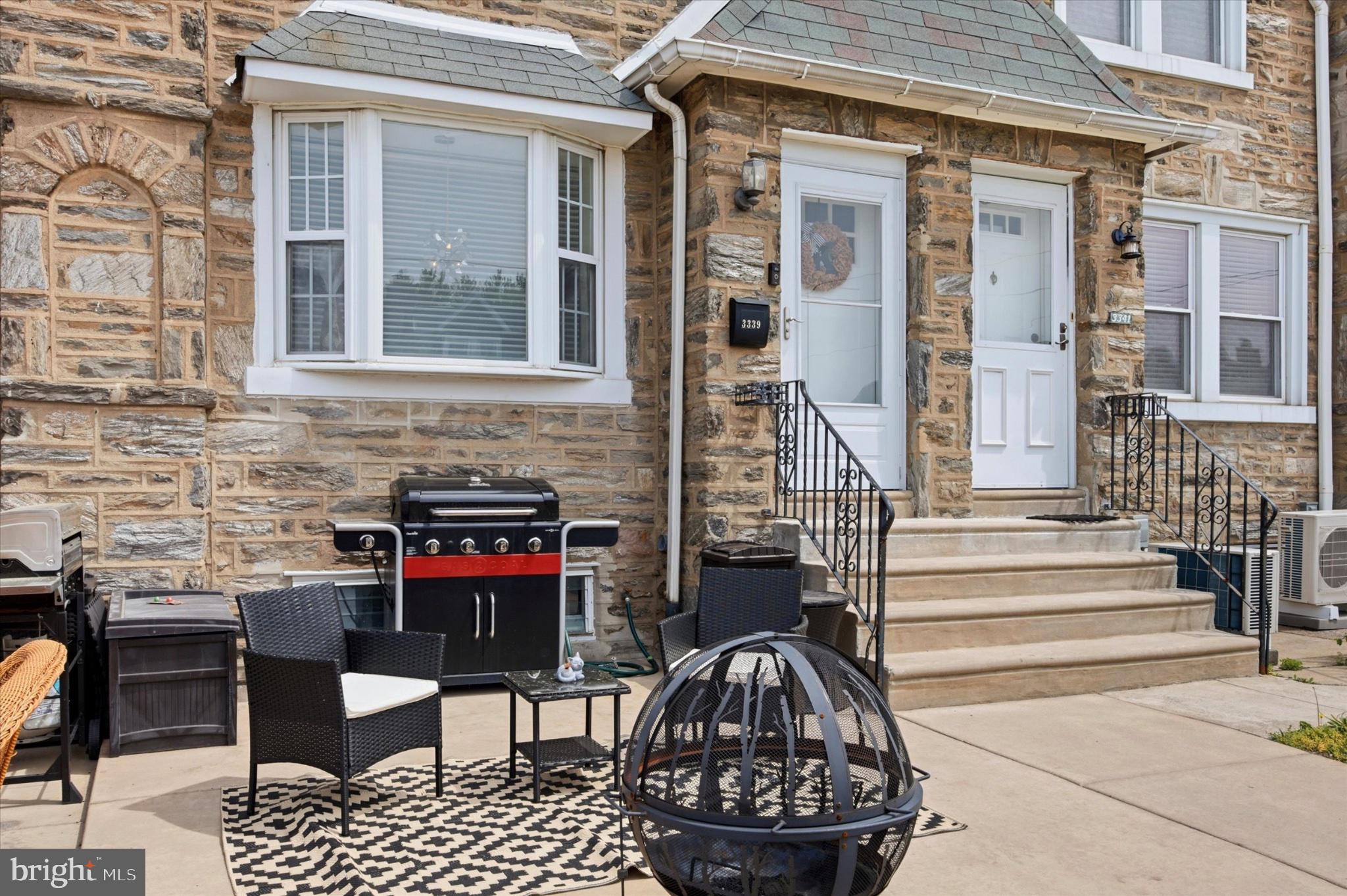 3339 SHEFFIELD AVENUE