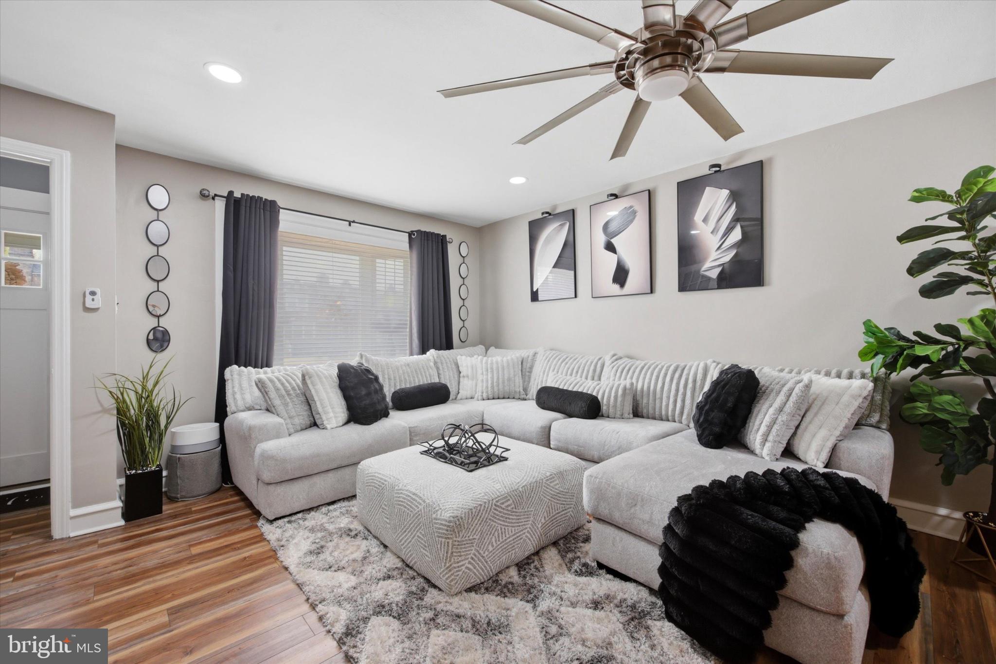 3339 SHEFFIELD AVENUE