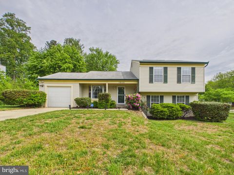 Homes For Sale - 7606 Huntsman Court<br/> CLINTON, MD 20735