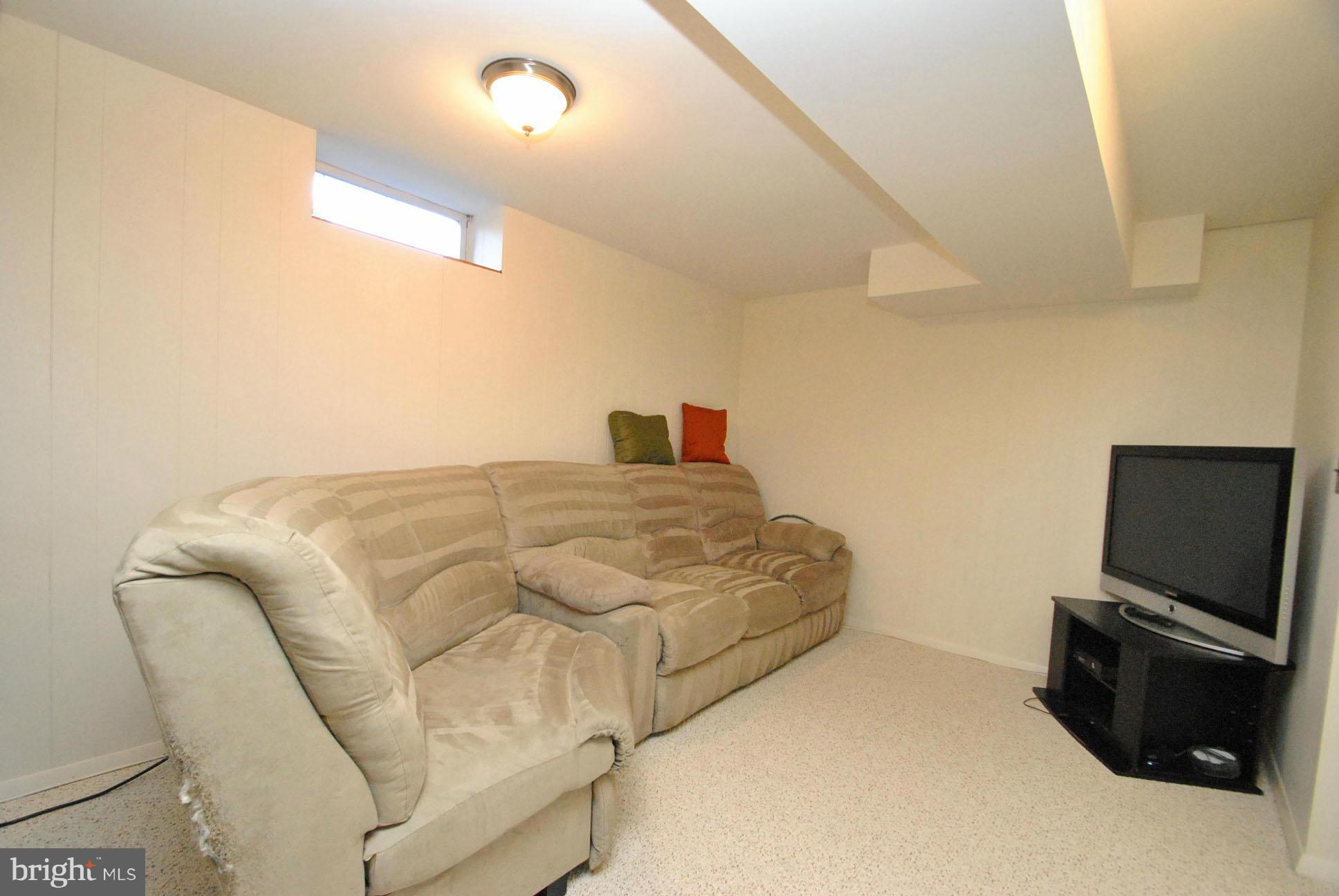 VILLAGE OF WHITE OAK - Residential