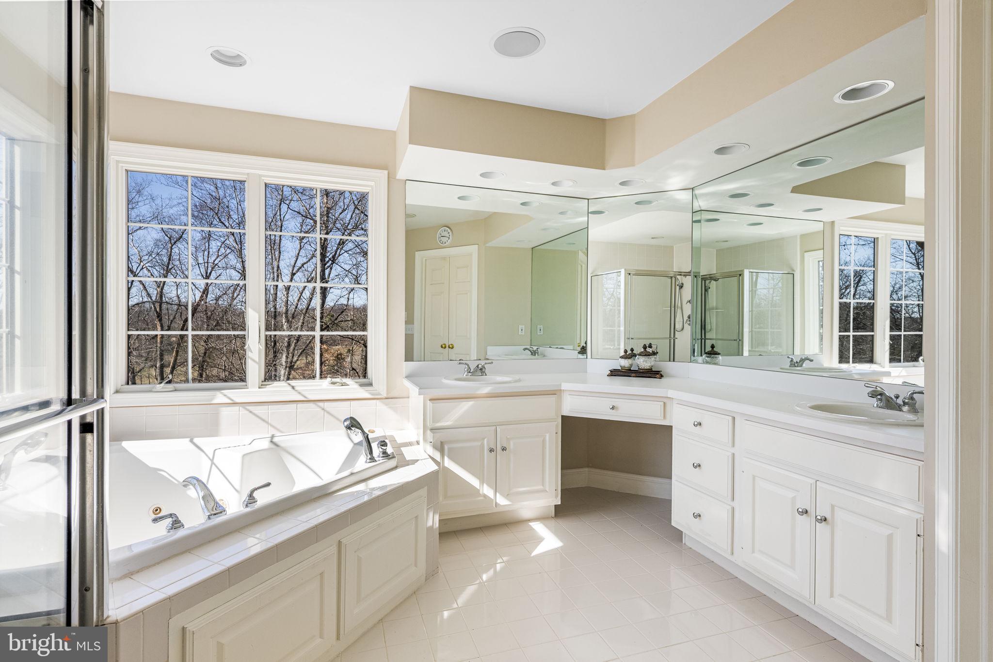 HERITAGE FARMS - Residential