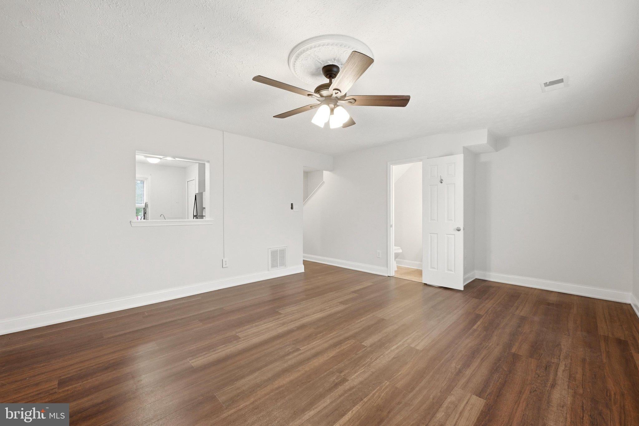 127 GEORGETOWNE COURT