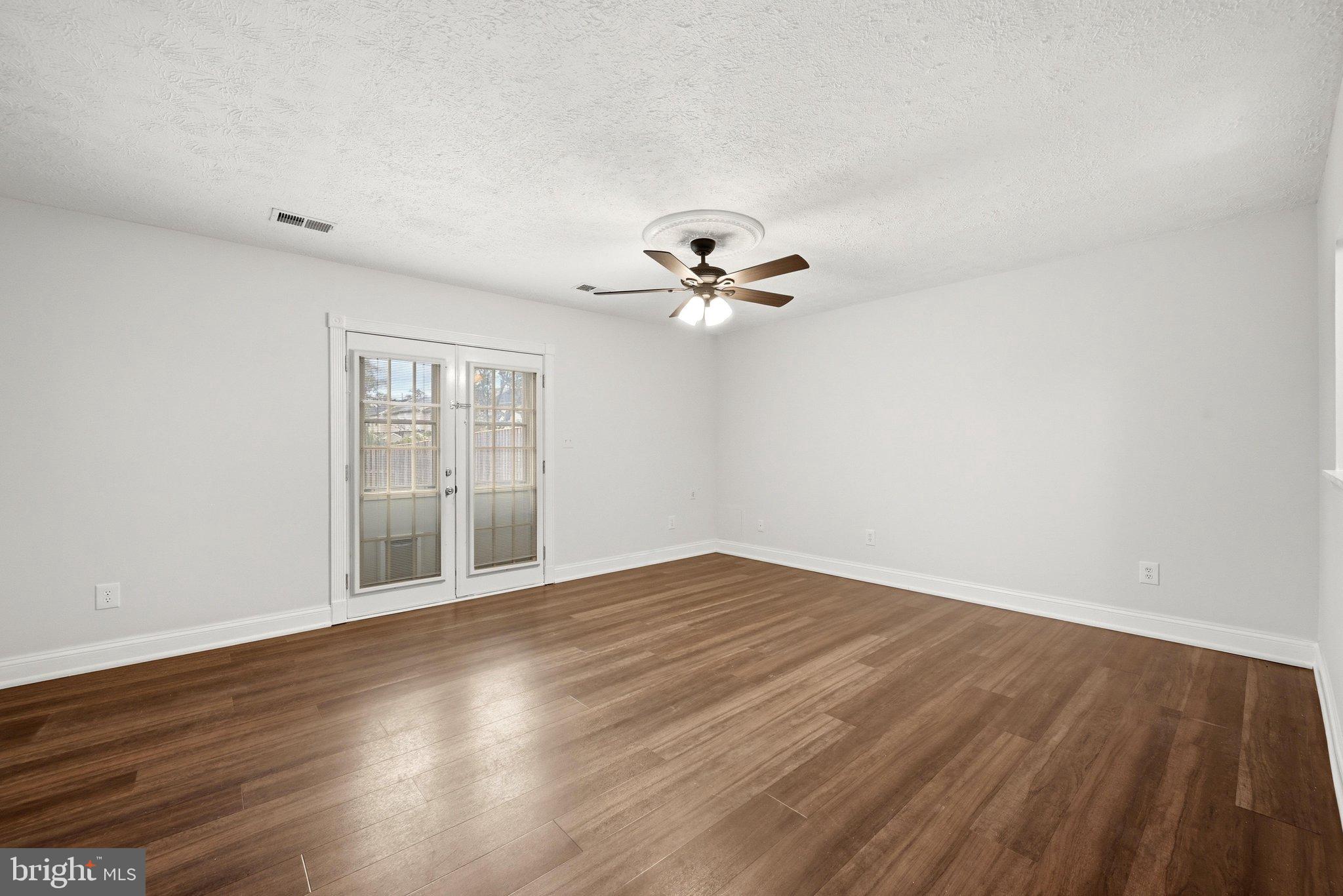 127 GEORGETOWNE COURT