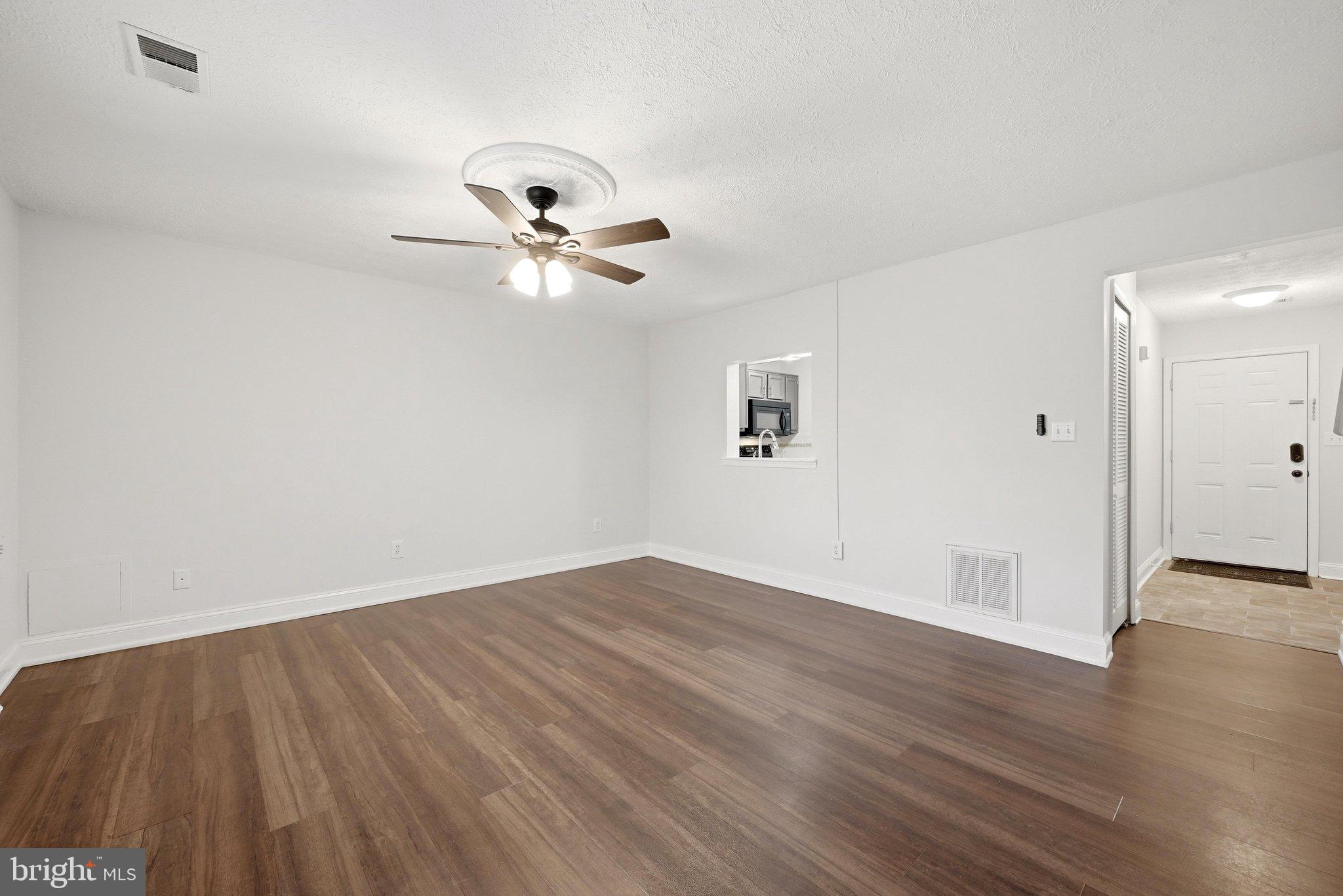 127 GEORGETOWNE COURT