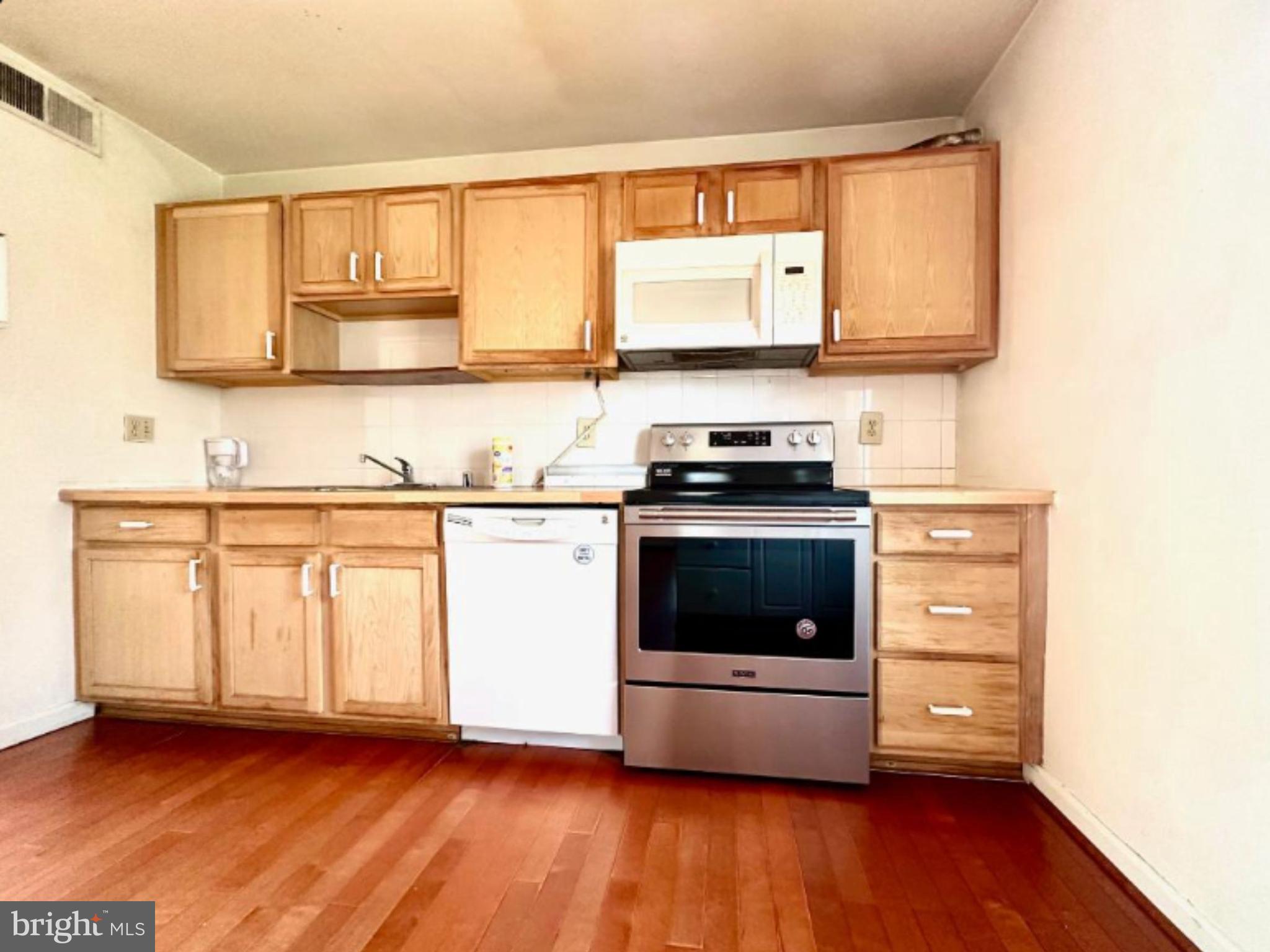 NEWINGTON STATION - Residential